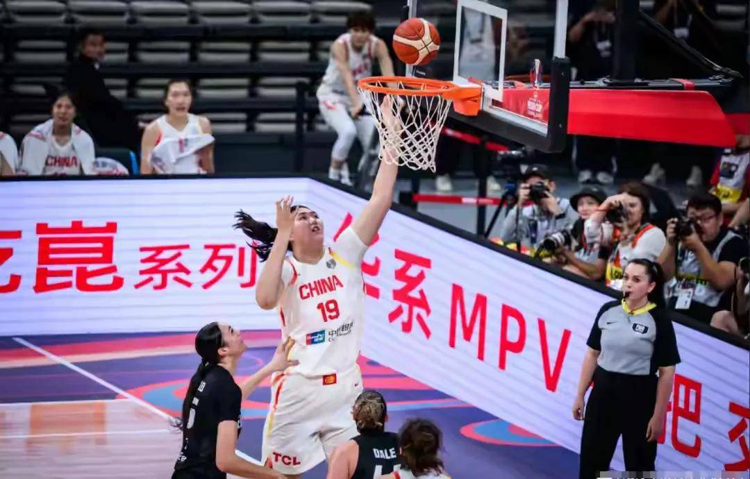 亚博体育平台-德罗巴官方宣布刷新纪录新规，FPX引发争议！引发球迷热议-亚博体育平台